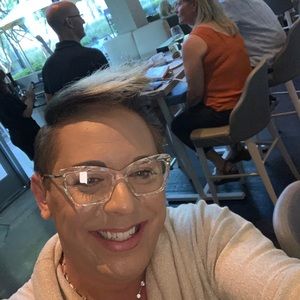 Meet your Posher, Courtney